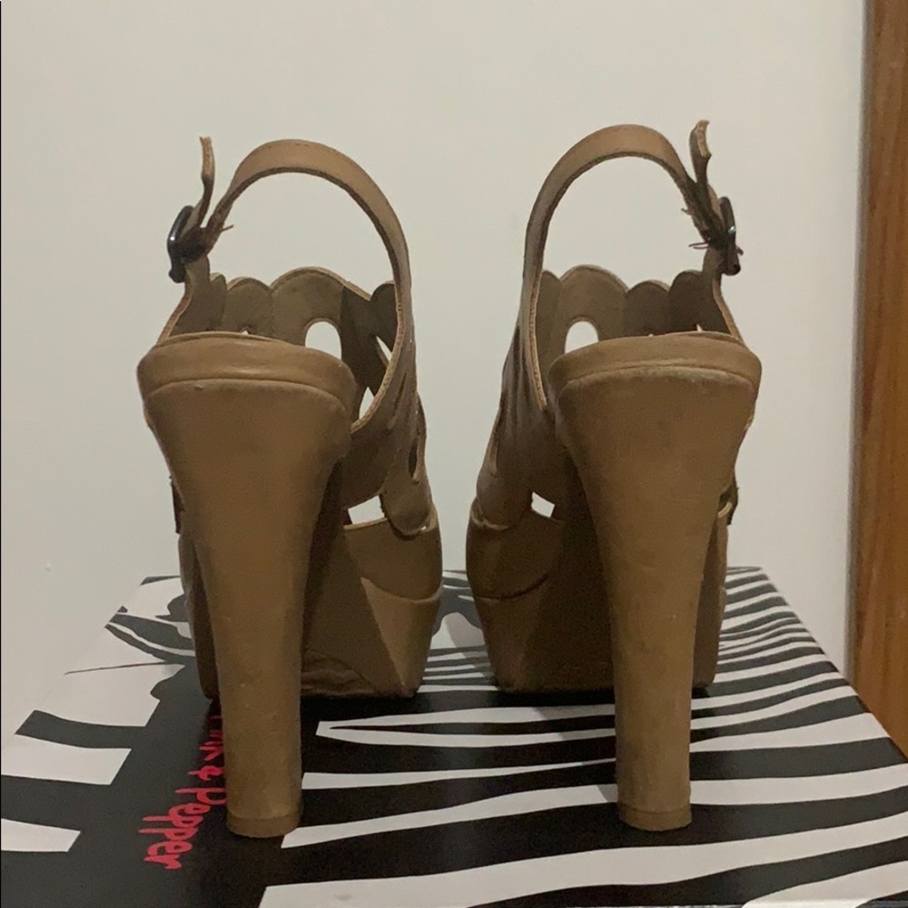 shoes - Picture 4 of 5